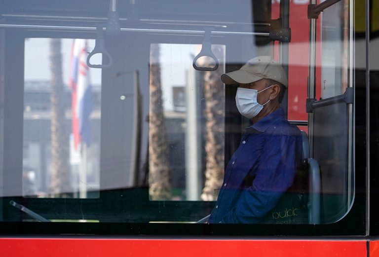 Alcaldes piden al gobierno que el transporte público sea gratuito para el día del plebiscito