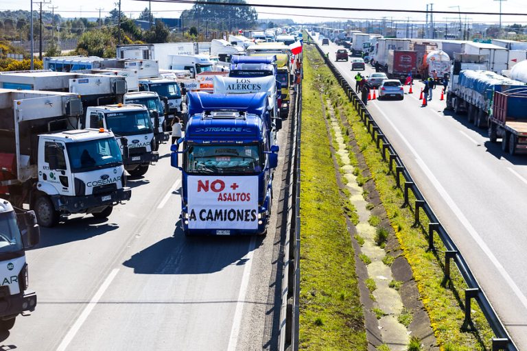 Sofofa apoya el paro de camioneros, pero no el bloqueo de rutas