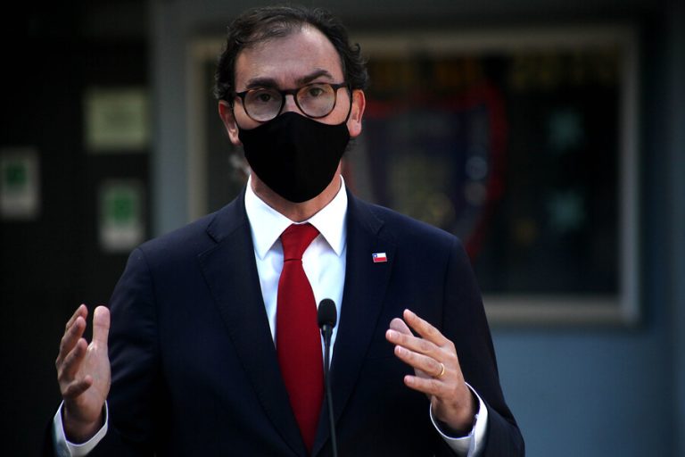 Ministro Figueroa: Hay cerca de 60 solicitudes de retorno a clases pendientes