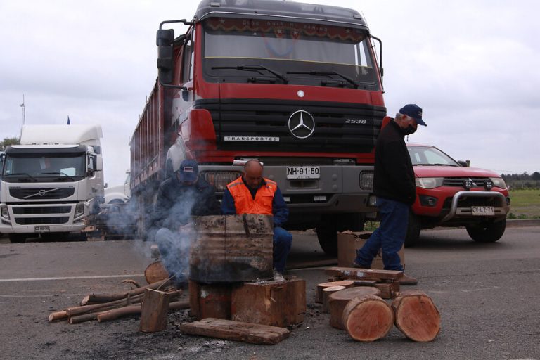 Supermercados advierten desabastecimiento y pérdida de alimentos por paro de camioneros