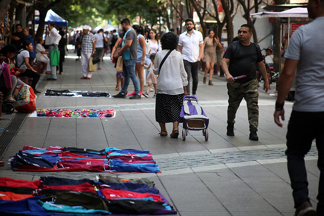 Estudio: Desempleo en RM alcanza el 30% y en estratos bajos se dispara a un 40%
