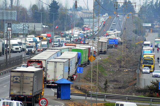 Presidente de federación confirma que paro de camioneros se mantiene en el sur