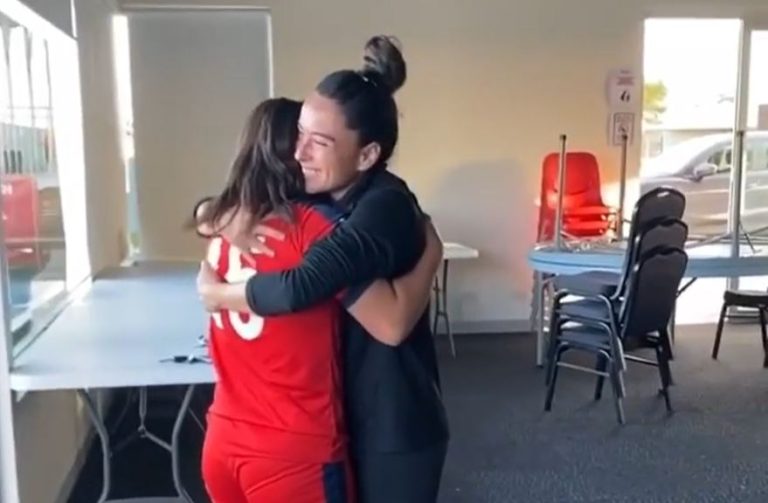 El emocionante momento que vivió Coté Rojas: Sorprendió a una joven jugadora que la admira