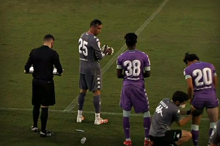 El debut triunfal de Claudio Bravo en el Betis de Pellegrini