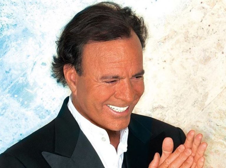 Julio iglesias aclara las imágenes que lo mostraban en un delicado estado de salud
