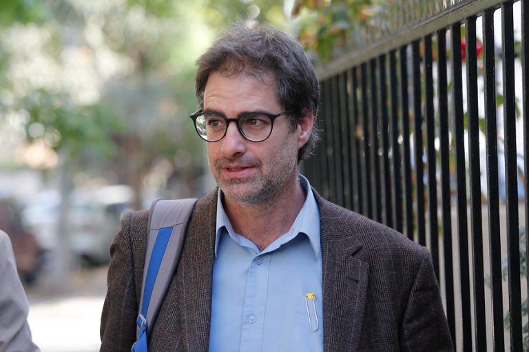 Director ejecutivo de Fundación Para la Confianza: 