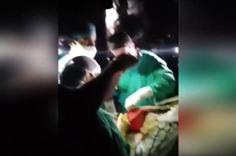 Familia de hombre operado en hospital bajo luz de celular dice que presenta ceguera progresiva