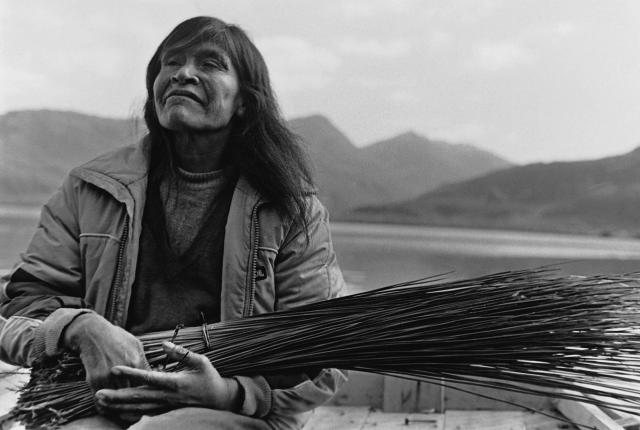 A los 85 años muere Ester María Edén Wellington, una de las últimas mujeres hablantes kawésqar