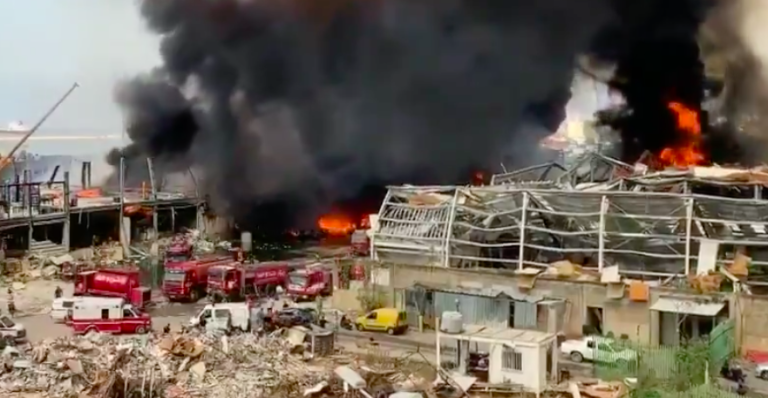 A poco más de un mes de la explosión, registran incendio en puerto de Beirut