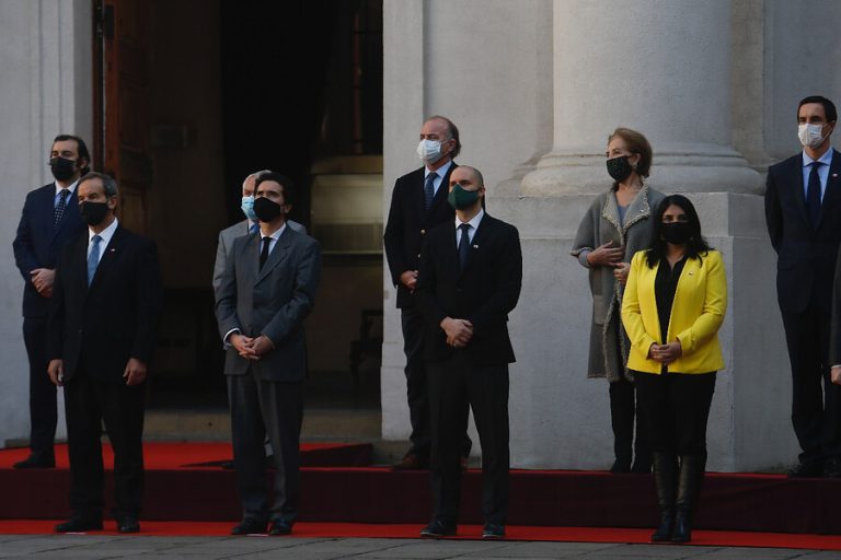 Instructivo del Gobierno: Ministros no pueden llamar a votar ni por el Apruebo ni por el Rechazo