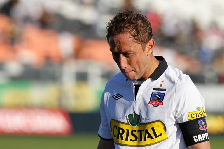 Lucho Mena llegaría como DT provisorio de Colo Colo