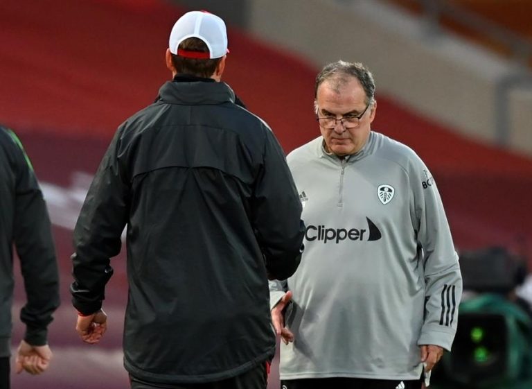 Bielsa y el Leeds sorprendieron en su estreno en la Premier tras caer agónicamente ante el Liverpool