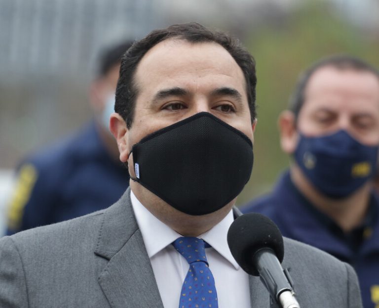 Gobierno expulsará a 53 extranjeros detenidos durante el estallido social