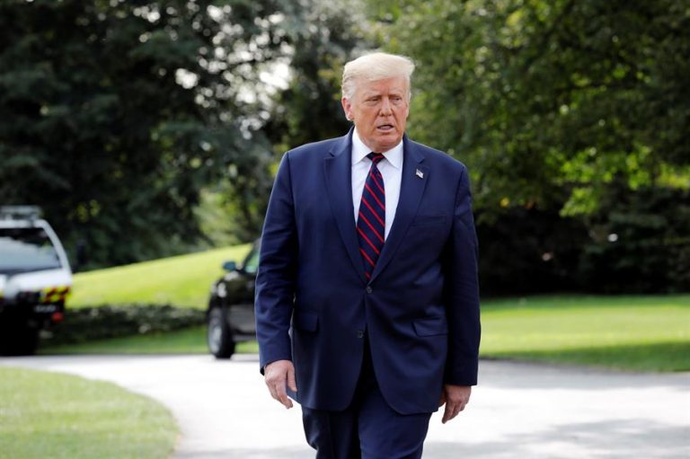 Trump asegura que vacuna de EE.UU. podría estar lista en un mes más