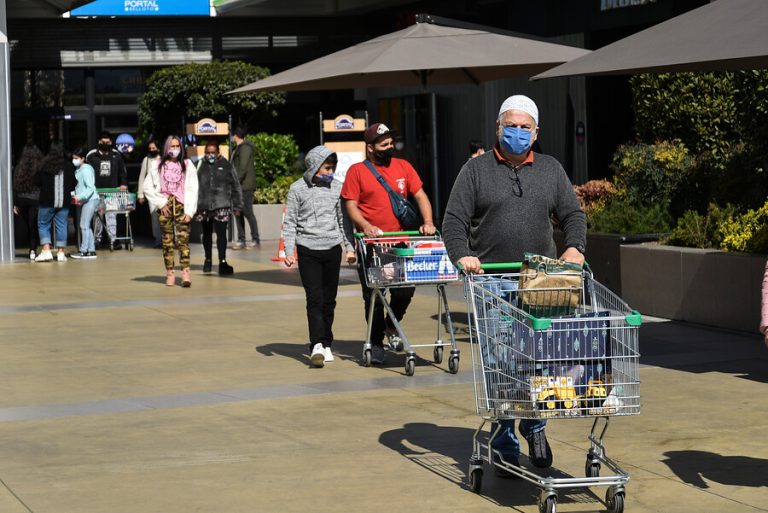 Conoce los horarios de los supermercados para este fin de semana de Fiestas Patrias