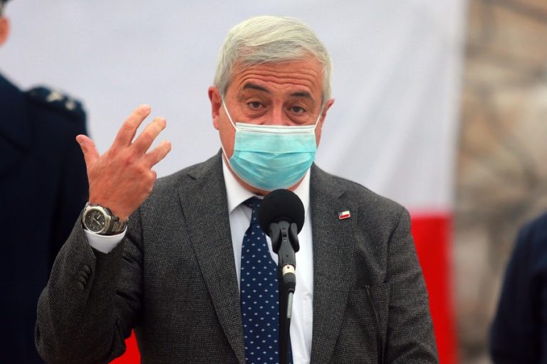 Paris se negó a entregar correos de Mañalich y Fiscalía va a la Suprema para exigirlos