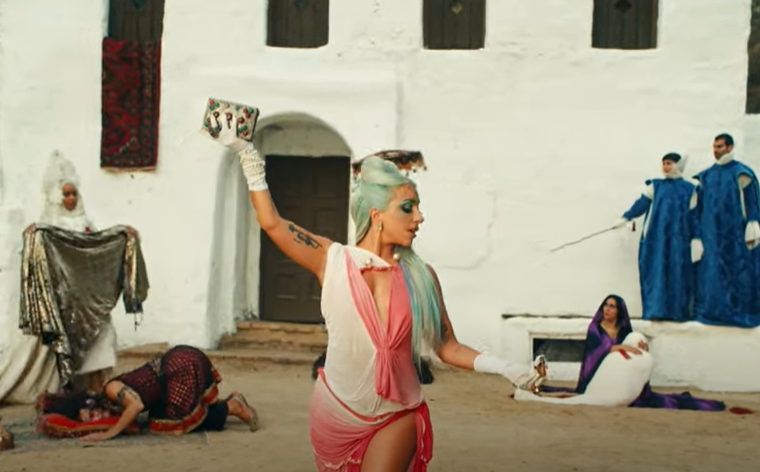 El debate entre la vida y la muerte: Lady Gaga estrenó 