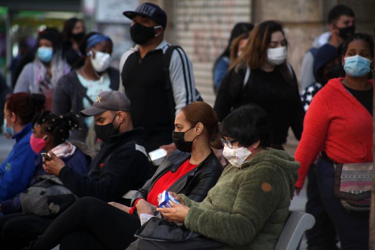 Fundación invita a conversar sobre los sueldos en Chile en tiempos de pandemia
