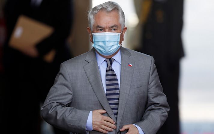 Ministro Paris asegura que darán acceso a correos: “No nos vamos a negar de ninguna manera