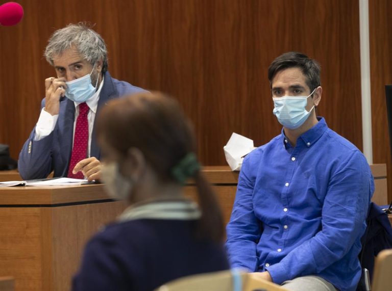 España: Condenan a activista antisistema chileno por asesinato con motivos ideológicos