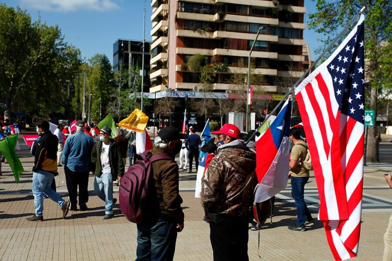 Realizan nueva manifestación a favor del Rechazo: Hubo críticas a Lavín y a la franja electoral