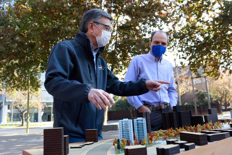 Vecinos de Las Condes se oponen a proyecto inmobiliario de Lavín: Dicen que está disfrazado de 