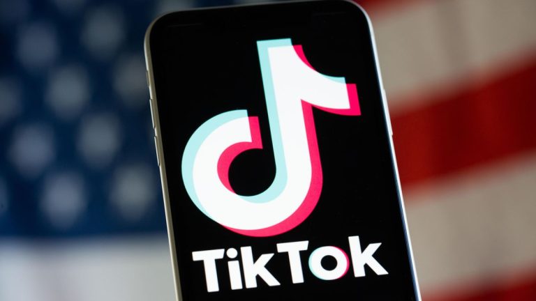 Juez estadounidense impide a Trump prohibir TikTok temporalmente