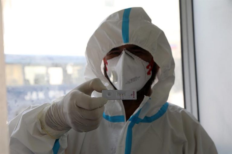 “La desinformación mata”: El mensaje de la ONU tras superar el millón de muertos por coronavirus