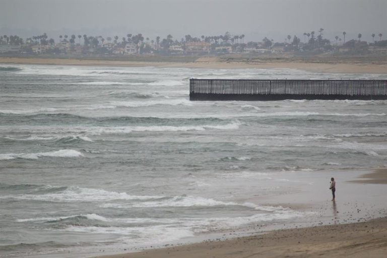 México investiga posibles casos de esterilización forzada en centro migratorio de EE.UU.