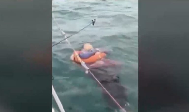 Mujer que estuvo dos años desaparecida apareció flotando en el mar y fue rescatada por pescadores
