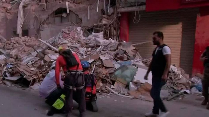 Rescatistas chilenos detectaron señales de vida a un mes de la explosión en Beirut