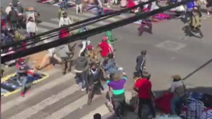 Violenta pelea entre vendedores ambulantes de Barrio Meiggs: Se enfrentaron con sables y palos