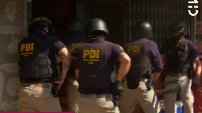 Desbaratan banda narcotraficante en Maipú que usaba un block completo para vender droga