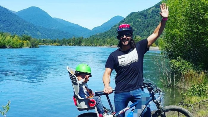 Travieso y loquillo: Cristián Riquelme nos presentó a su hijo mayor y compañero de aventuras en cuarentena