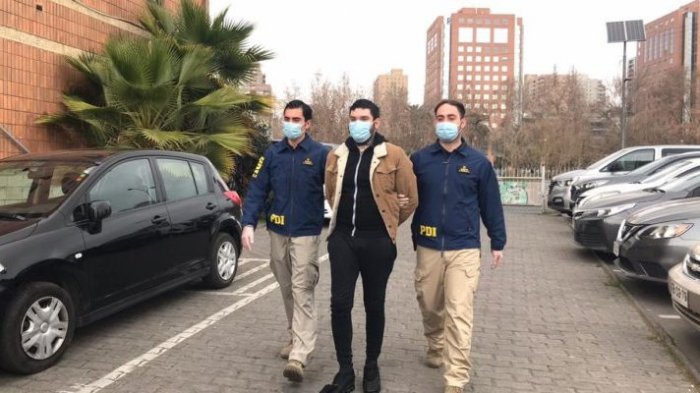 Acusado de violación contactaba a sus víctimas por Tinder, Instagram y Facebook en la comuna de Ñuñoa