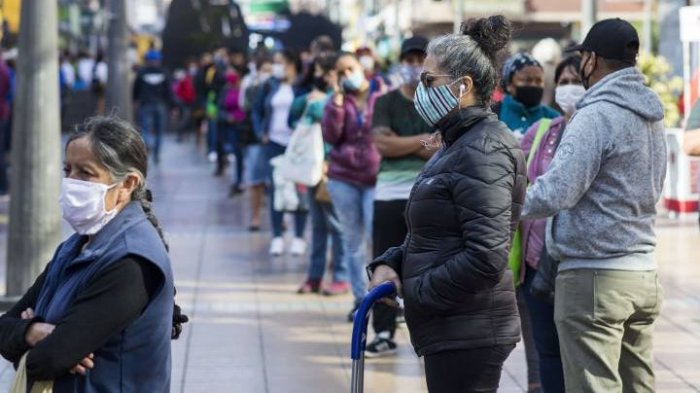 Alza de contagios por Covid-19 llega a más de 2 mil en un día y preocupa por futuro del plebiscito 2020
