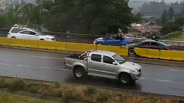 Peligrosa maniobra en Viña del Mar: Captan carroza funeraria conduciendo en reversa