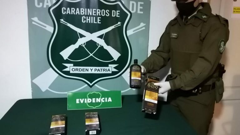 Carabineros de Arica detuvo a dos venezolanos que ingresaban al país hachís líquido en envases de shampoo