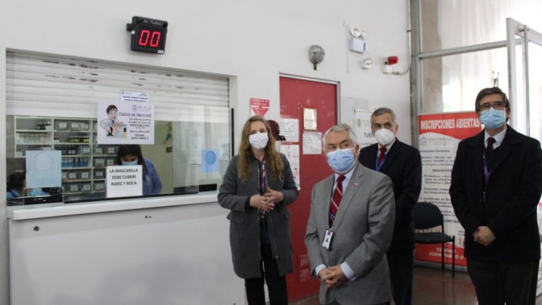 Inauguran nuevo modelo de atención mediante telemedicina en Cesfam de la RM