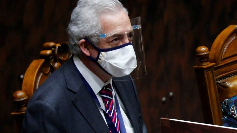 Comisión del Senado sancionó a Raúl Guzmán tras infracción a normas sanitarias