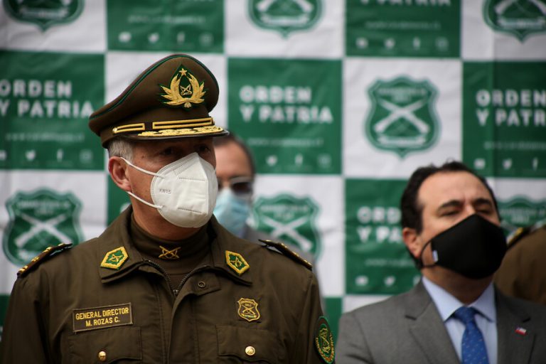 Critican a Rozas por procedimiento de Carabineros en Plaza Baquedano: Oposición exige su renuncia