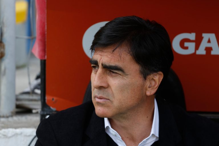 Gustavo Quinteros será el nuevo DT de Colo Colo: Blanco y Negro lo aprobó de manera unánime