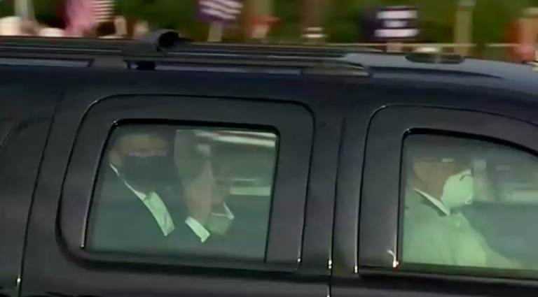 Critican a Trump por salir a saludar pese a estar con coronavirus