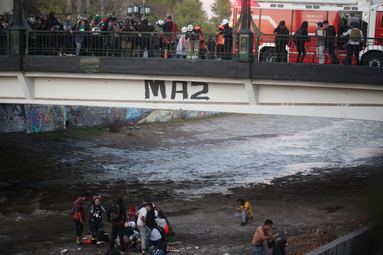 Clínica Santa María y estado de salud de menor que cayó al Mapocho: 