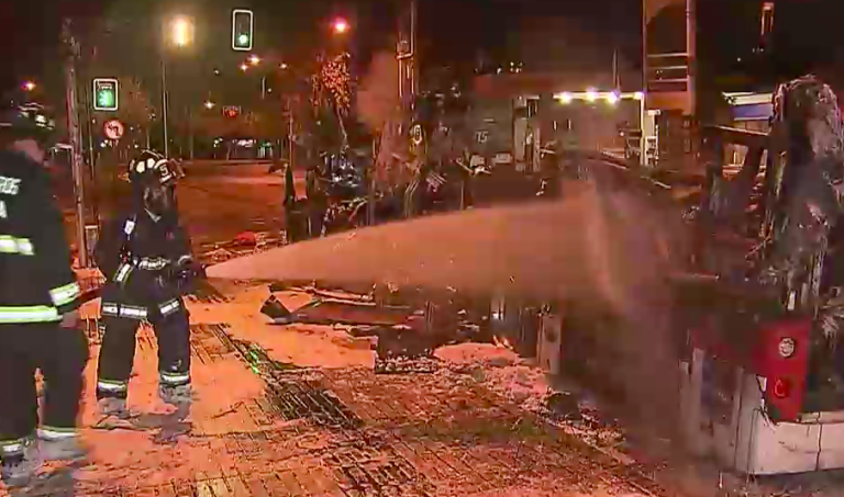 Bus eléctrico de RED fue quemado en Ñuñoa: Quedó completamente destruido