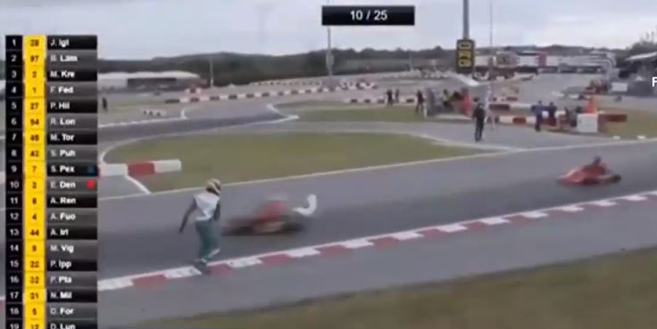Escándalo mundial: Piloto de karting lanzó pieza de su auto a contrincante y luego lo golpeó