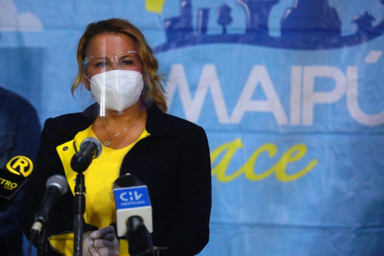 Maipú deberá devolver más de $14 millones por viaje a ver ballet liderado por alcaldesa Barriga