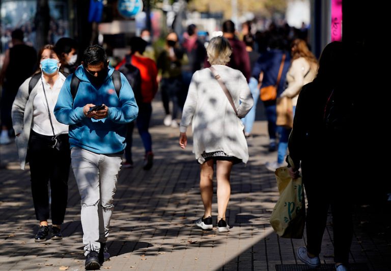 Máximo histórico: Endeudamiento de los hogares en Chile alcanzó el 76,4%