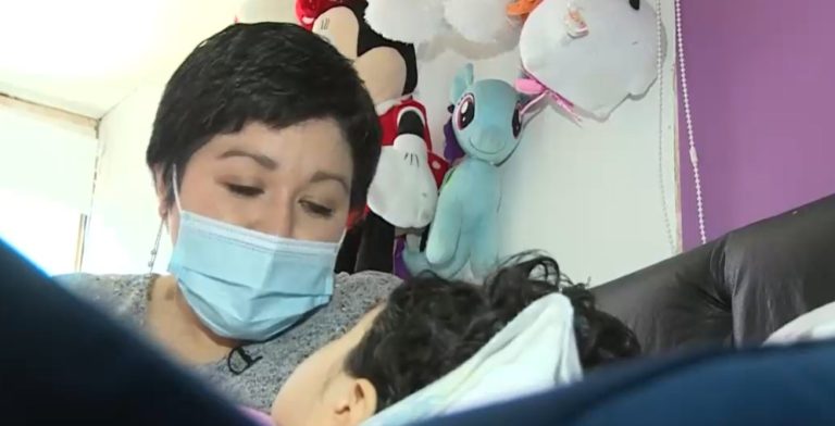 Fiscalía la persigue como responsable: Madre exige que autopista responda por accidente que dejó grave a su hija