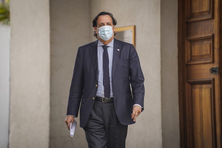 Min. Pérez: Carabinero informó de cámara personal porque 